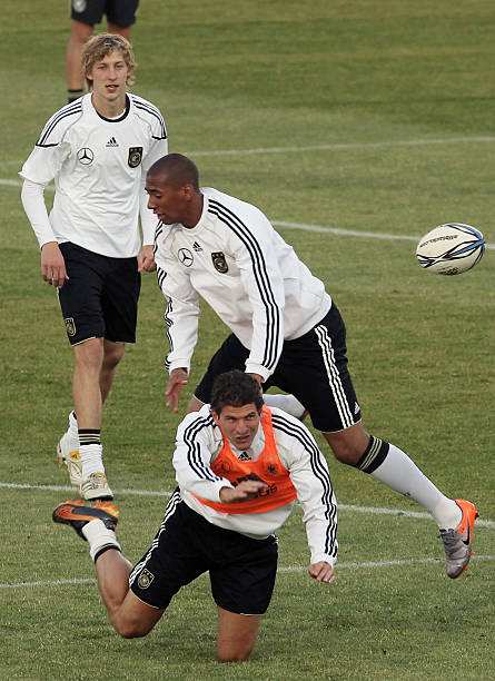 的表现却始 的表现却始