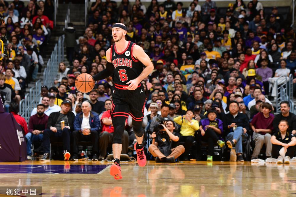 的年轻前锋 的年轻前锋